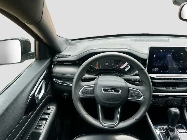 Used 2023 Gray Jeep Altitude image 22