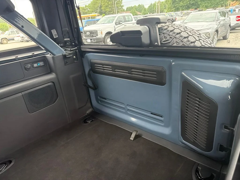 Used 2023 Gray Ford Wildtrak image 32