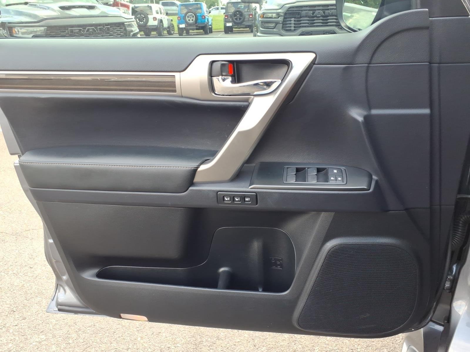 Used 2023 Nebula Gray Pearl Lexus GX 460 Premium image 29