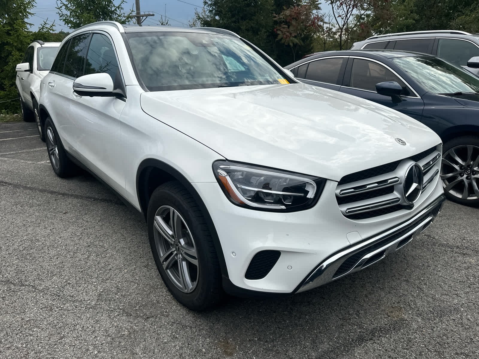 Used 2022 Polar White Mercedes-Benz GLC 300 image 23