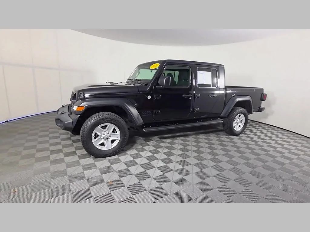 Used 2020 Black Clearcoat Jeep Sport S image 48