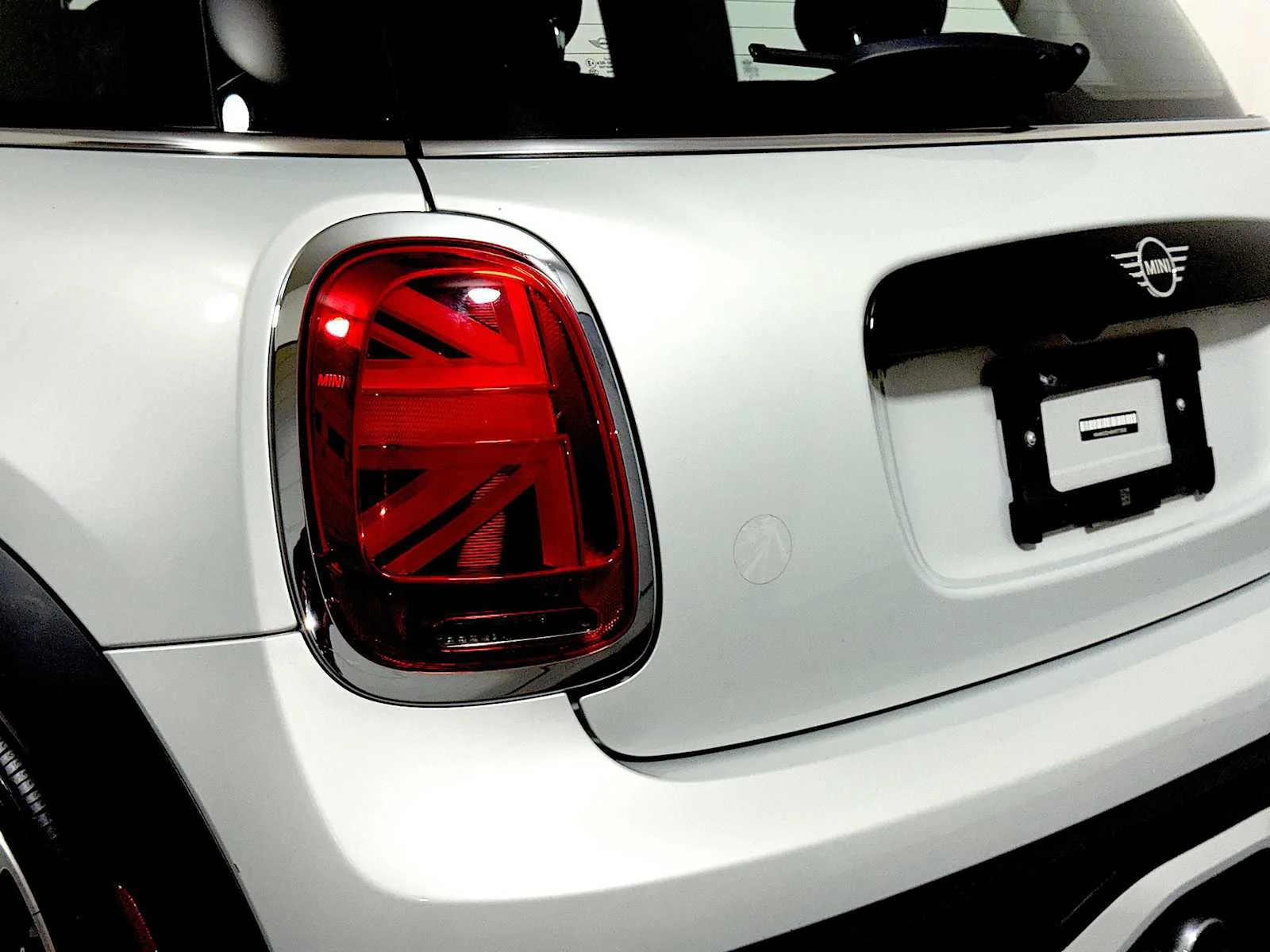 Used 2023 White Silver Metallic MINI Cooper S image 27