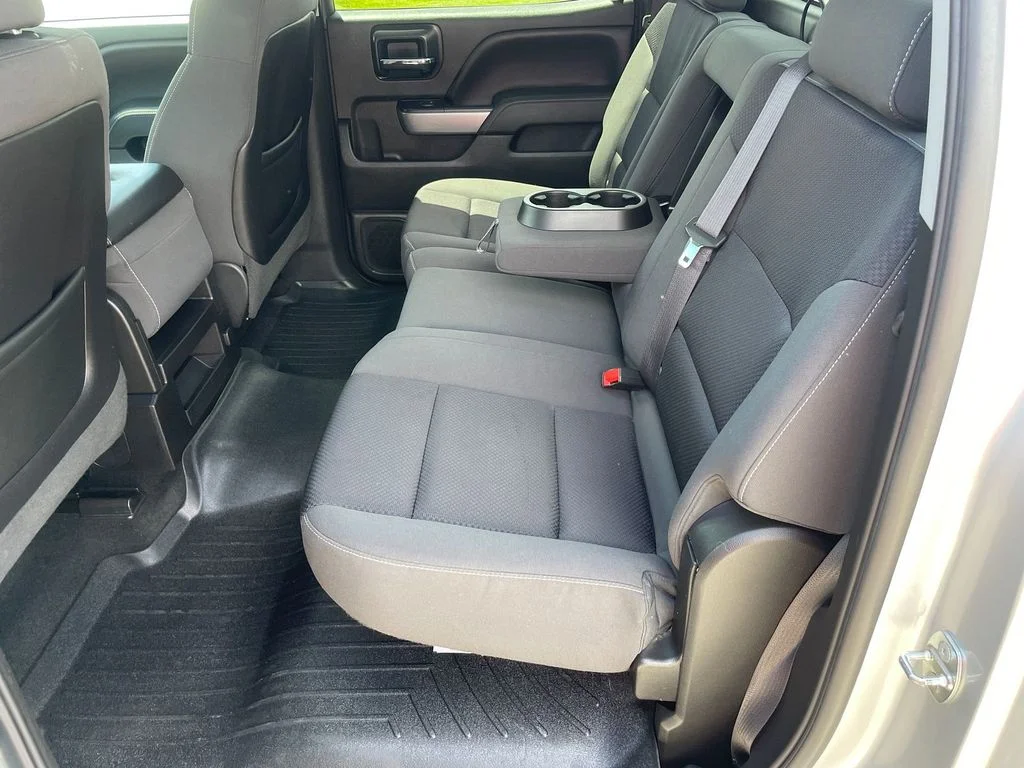 Used 2014 Silver Ice Metallic Chevrolet LT image 10