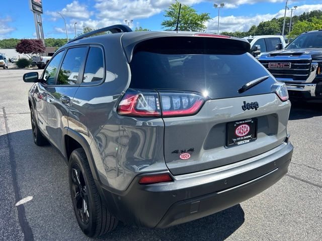 Used 2023 Gray Jeep Altitude image 5