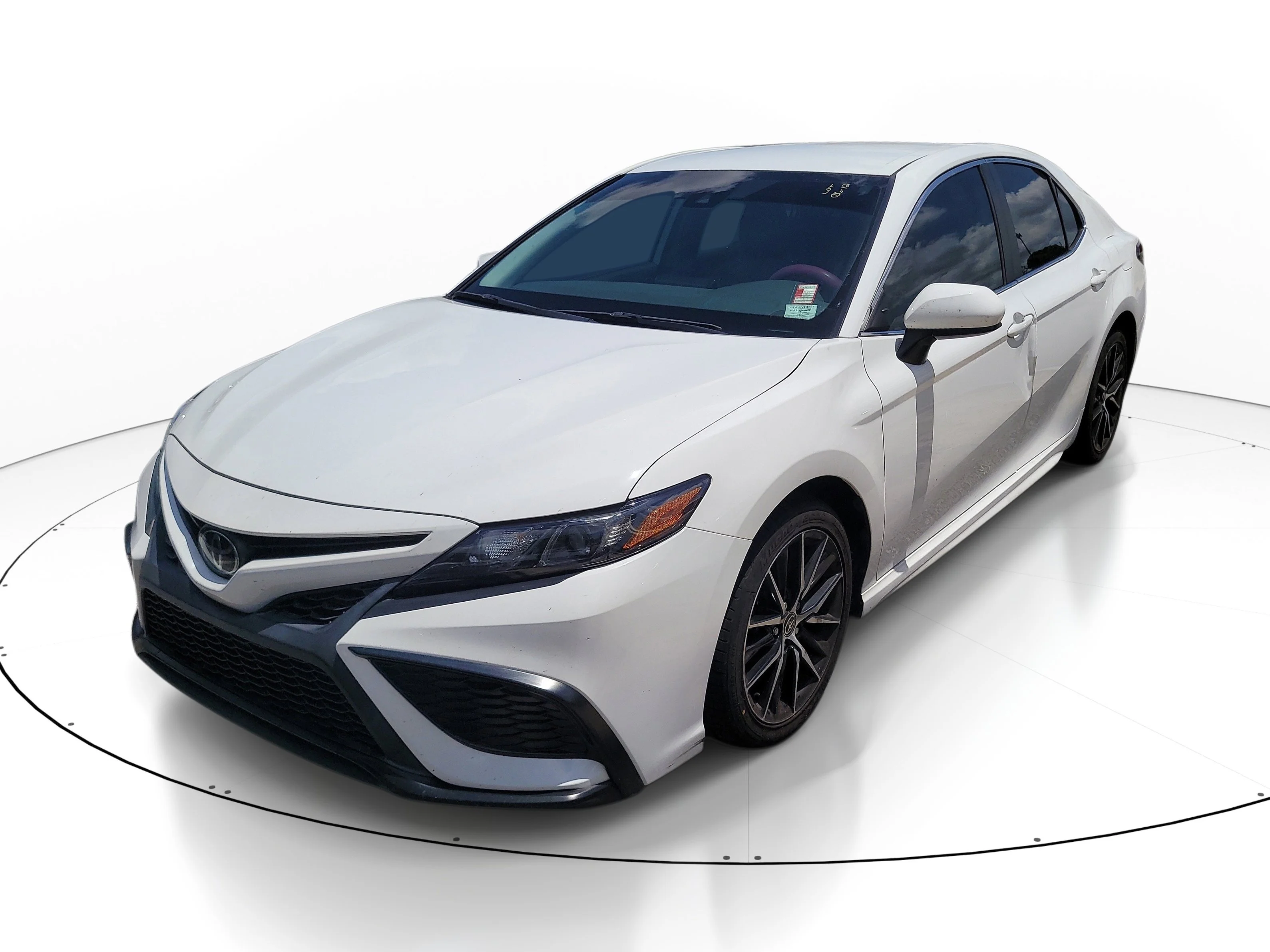 Used 2021 Super White Toyota SE Nightshade image 3