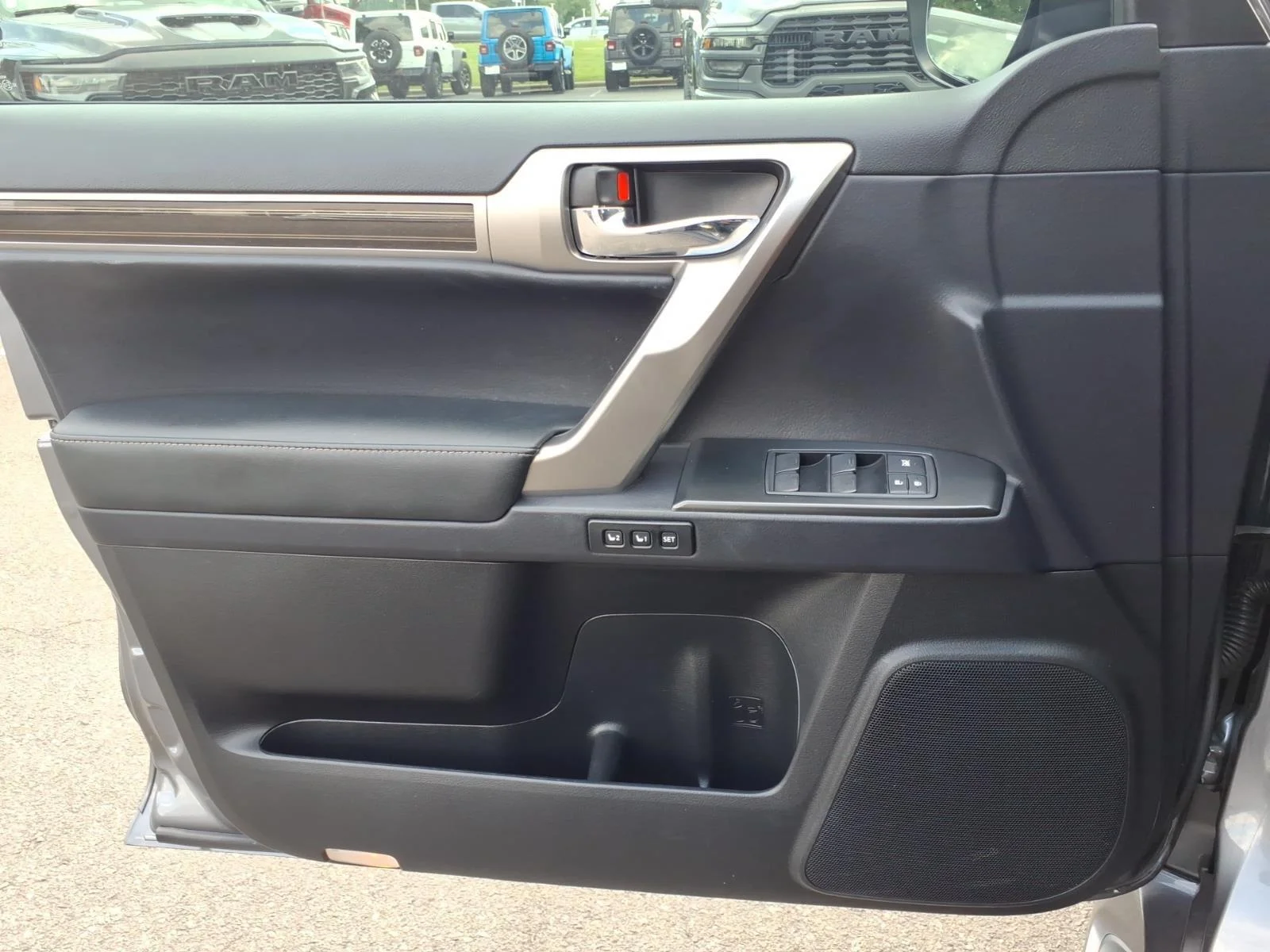 Used 2023 Nebula Gray Pearl Lexus GX 460 Premium image 29
