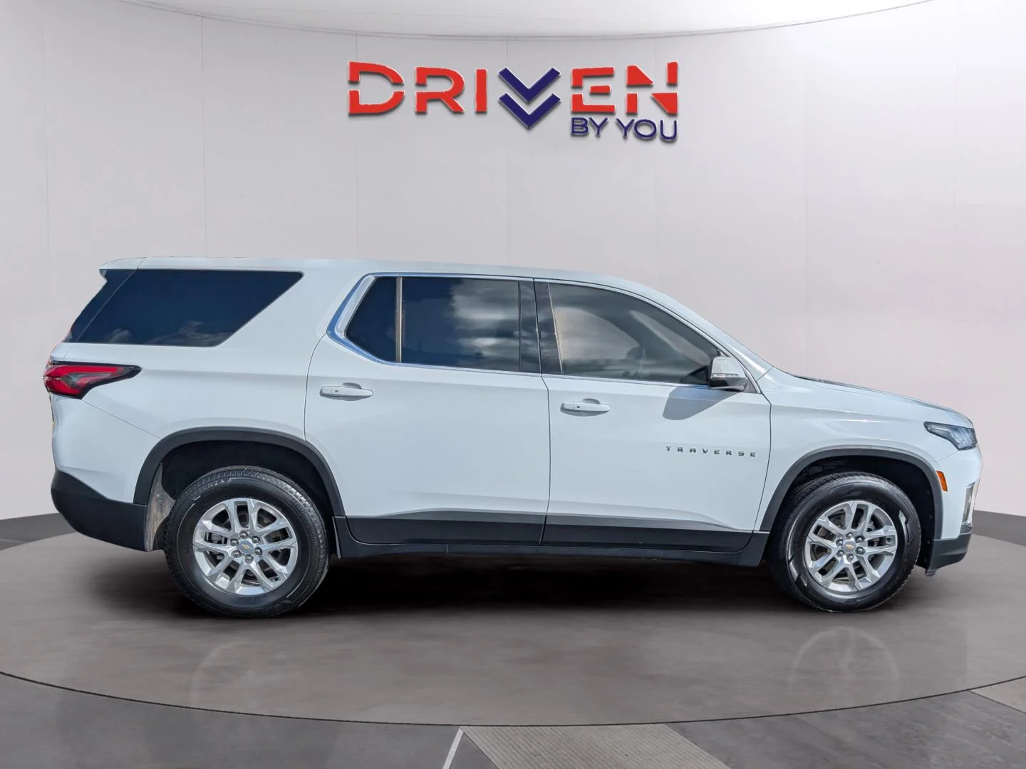 Used 2024 Summit White Chevrolet LS image 6
