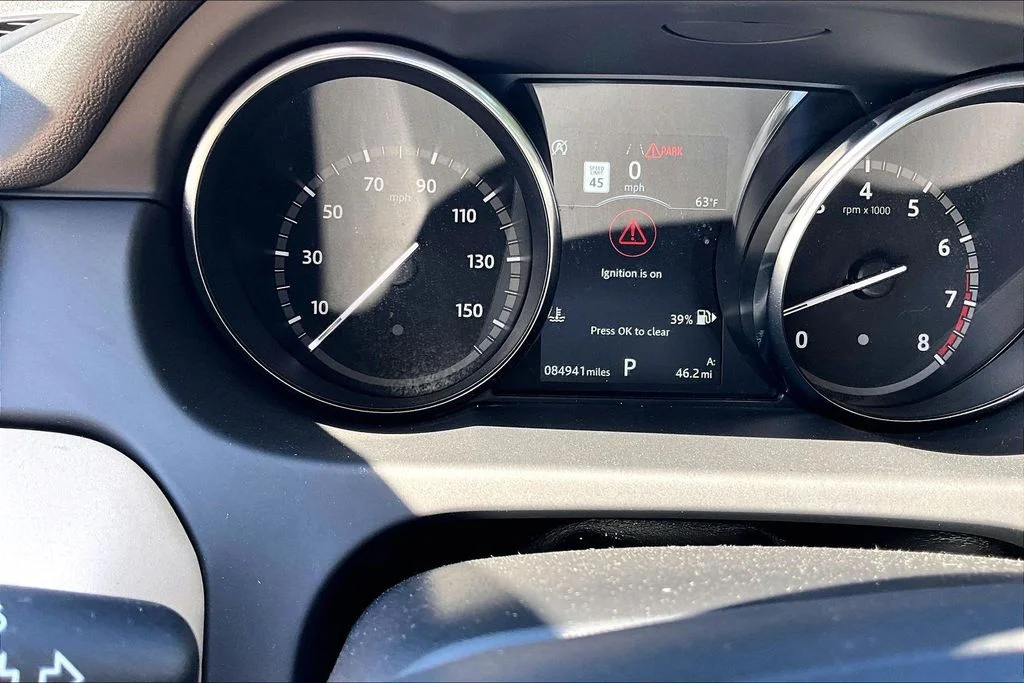 Used 2019 Loire Blue Metallic Land Rover HSE image 22