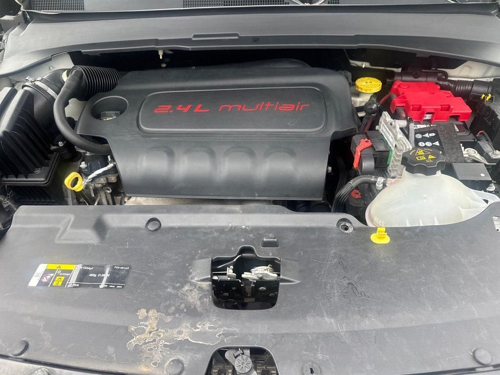 Used 2020 White Jeep Latitude image 32