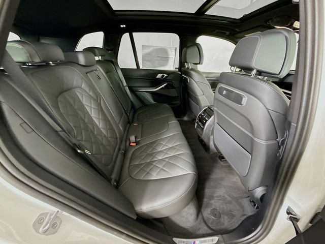 2026 BMW X5 50e - Photo 29