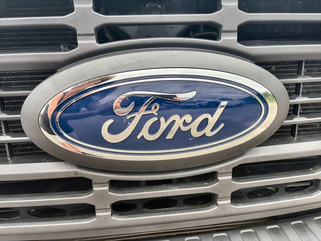 Used 2024  Ford XL image 33