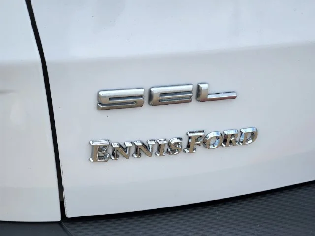 Used 2022 Oxford White Ford SEL image 12