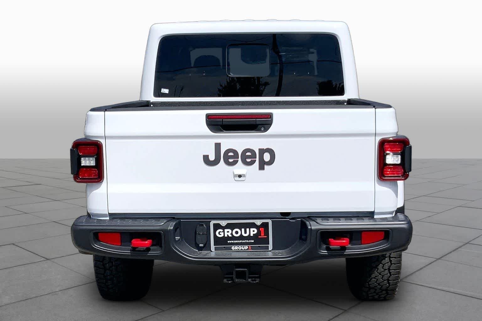 New 2026 Bright White Clear-Coat Exterior Paint Jeep Rubicon image 4