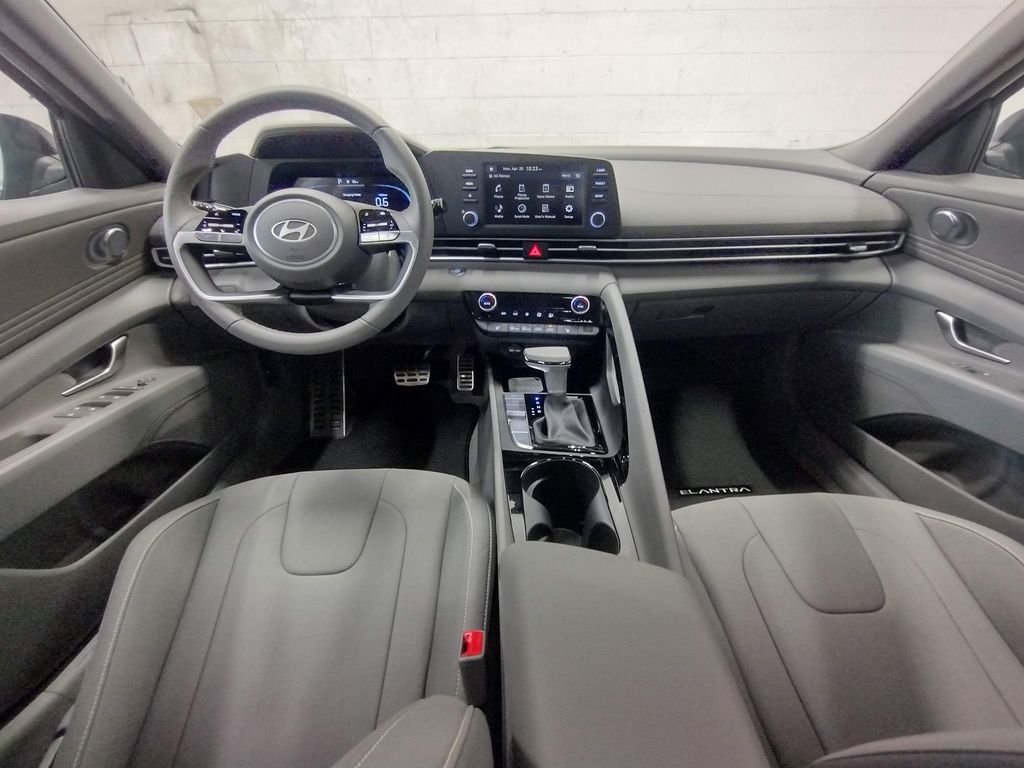 Used 2026 Gray Hyundai SEL Sport image 34