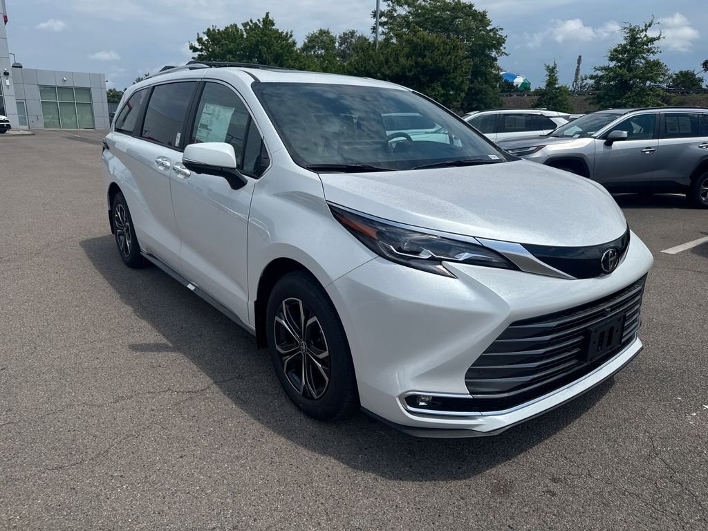 New 2026 Wind Chill Pearl Toyota Platinum image 13