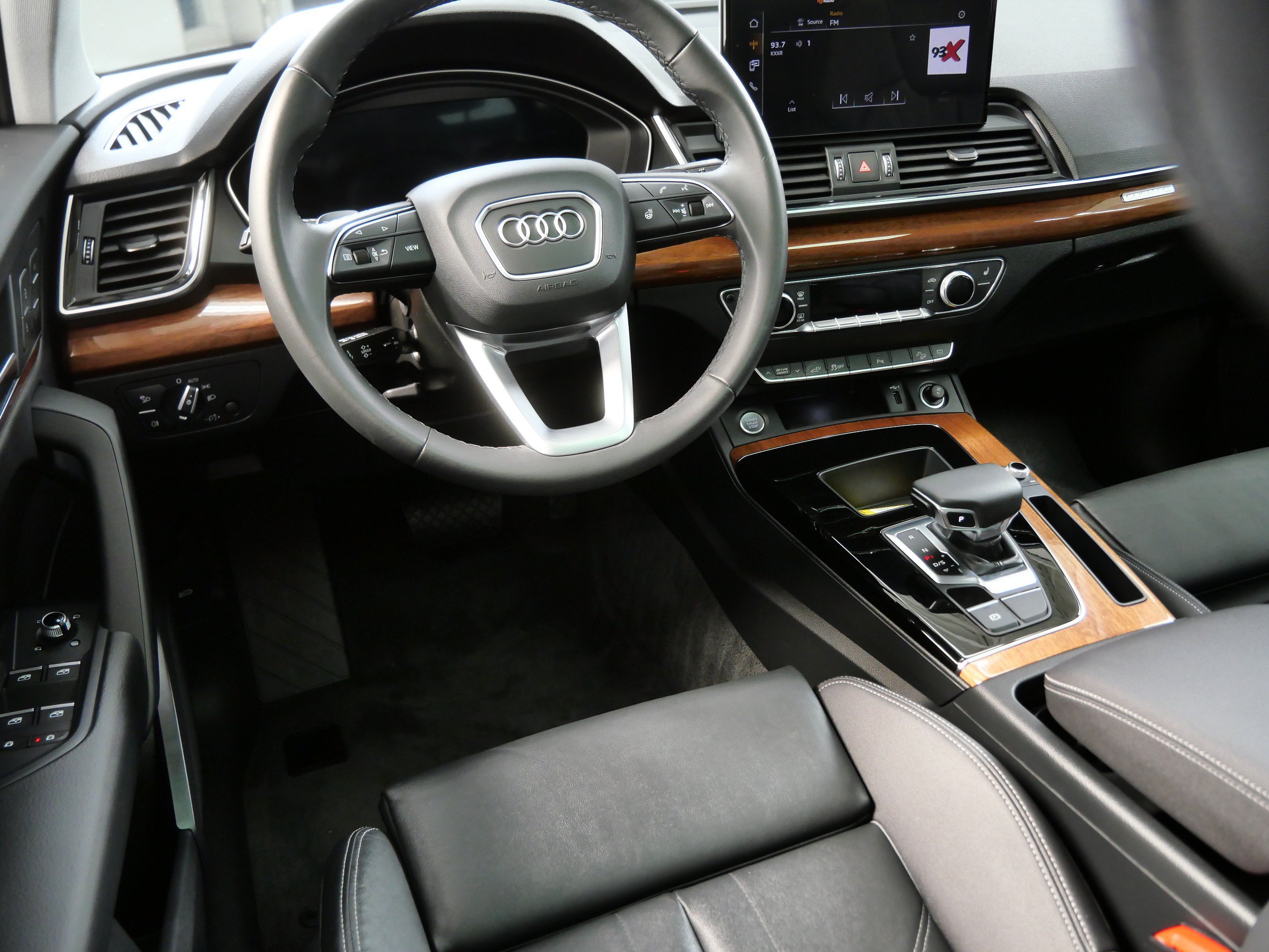 Used 2023 Audi Q5 Premium with VIN WA1G2AFY1P2151594 for sale in Minnetonka, Minnesota