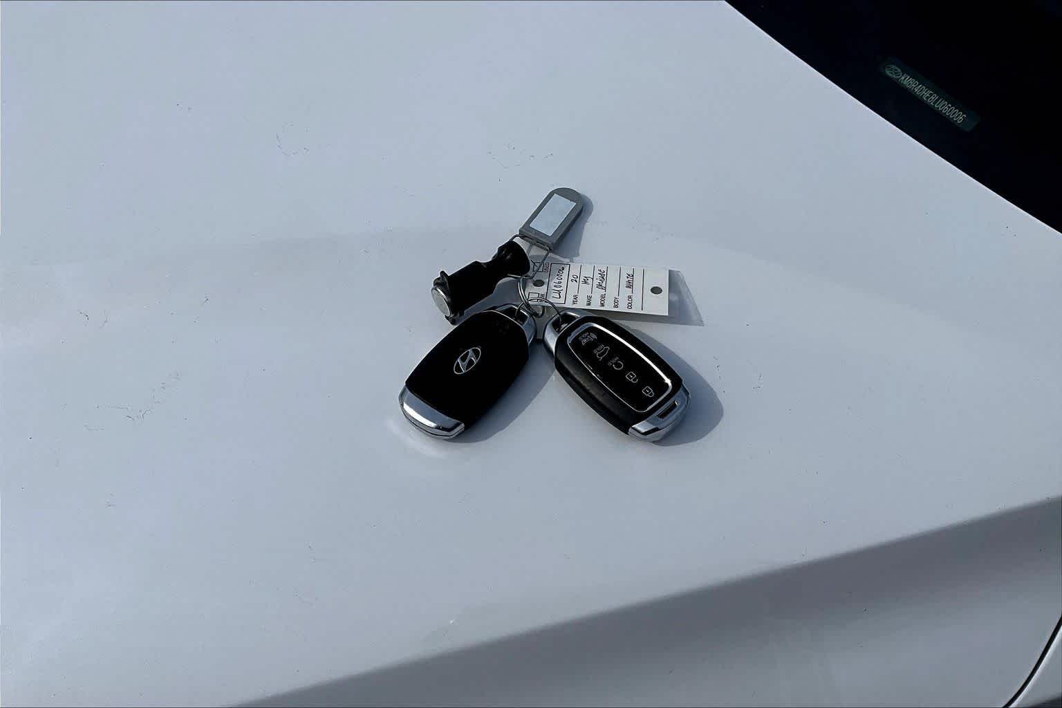Used 2020 Hyper White Hyundai SEL image 15
