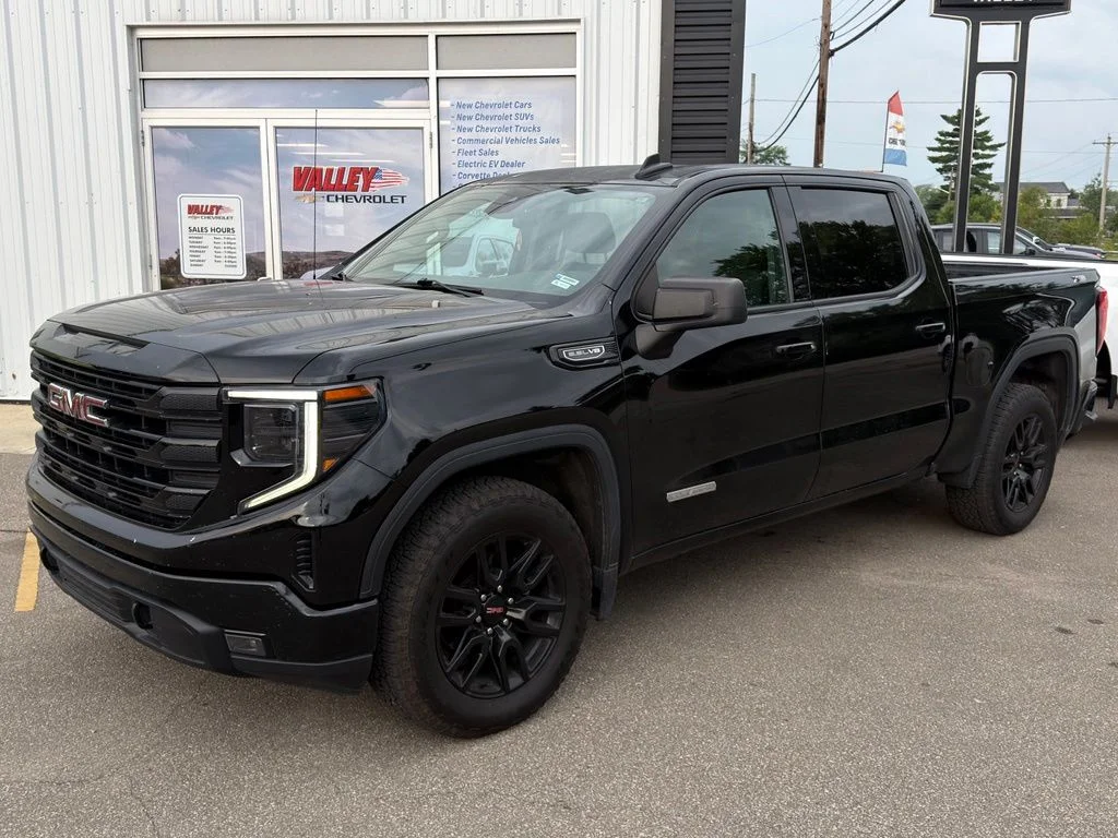 Used 2022 Black GMC Elevation image 9