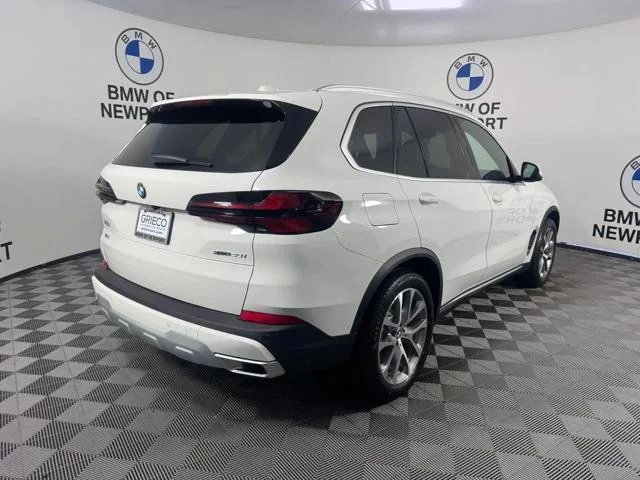 New 2026 Alpine White BMW xDrive40i image 6