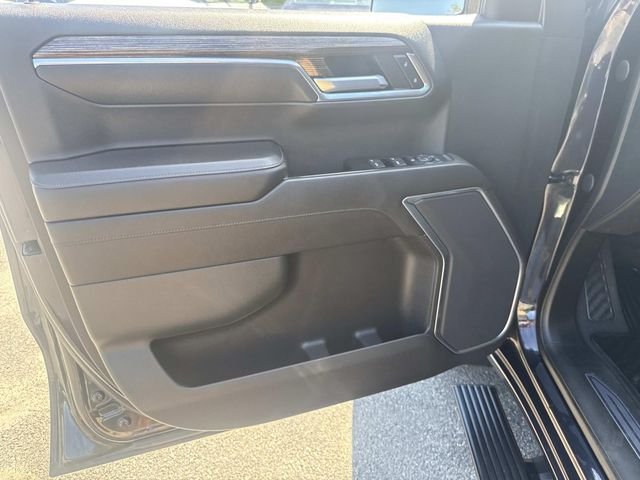 Used 2022 Titanium GMC Elevation image 21