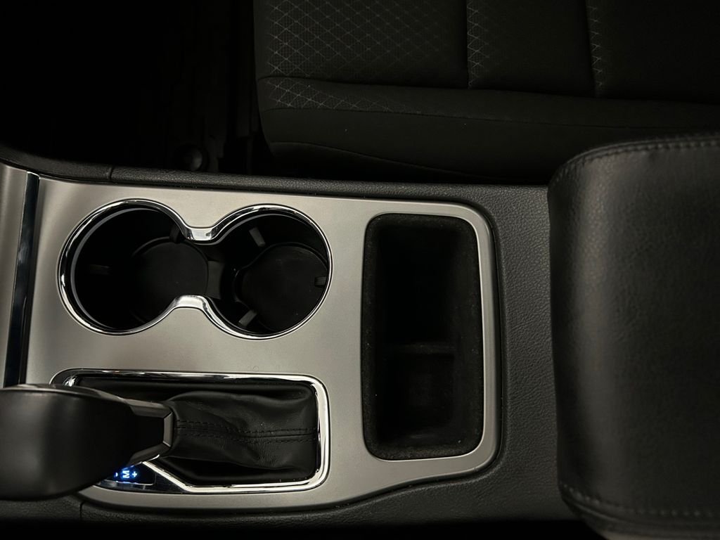 Used 2021 Silver Jeep Laredo E image 23
