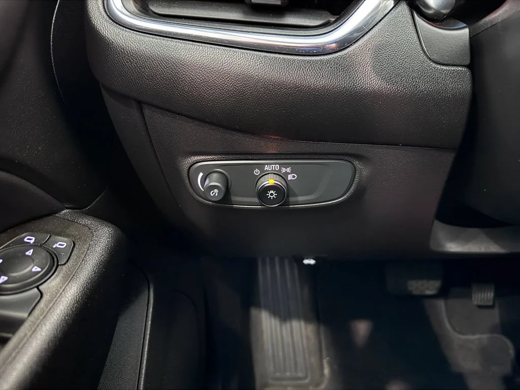 2023 Chevrolet Equinox LT - Photo 23