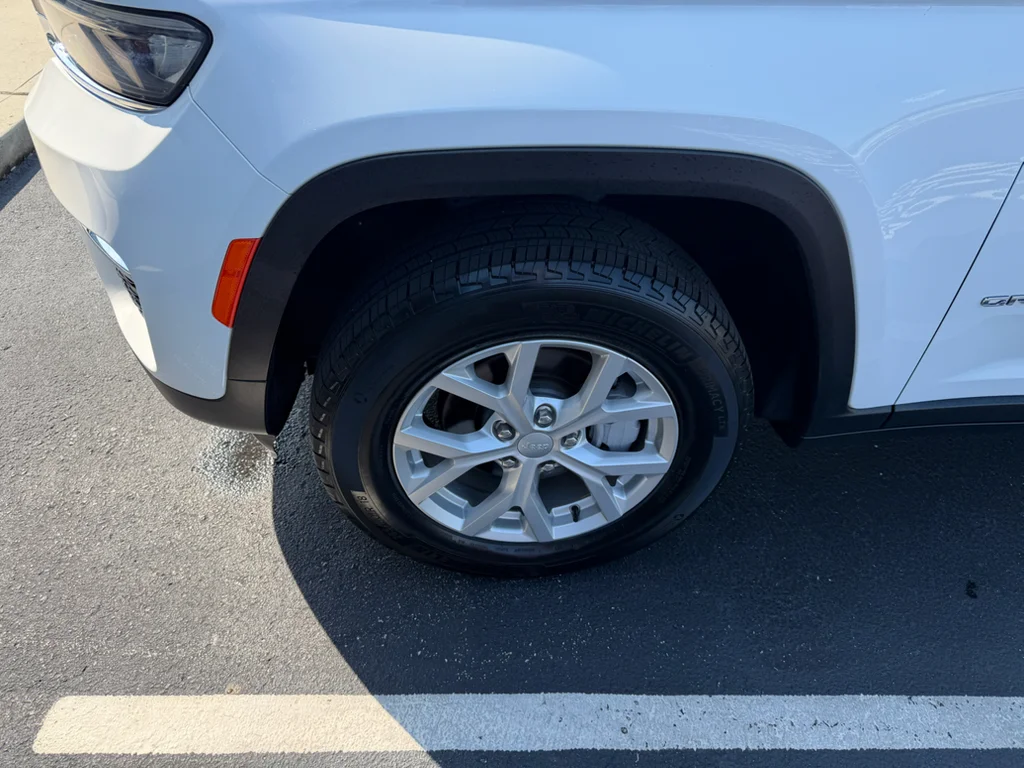 Used 2023 White Jeep Limited image 2