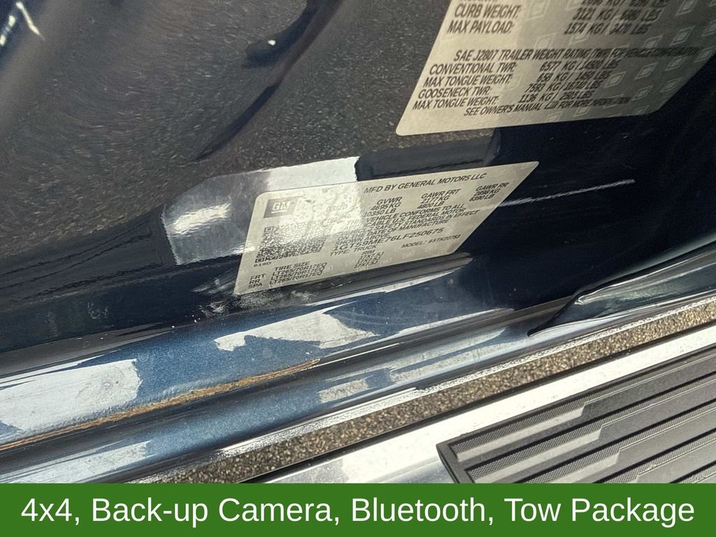 Used 2020 Blue GMC SLE image 19