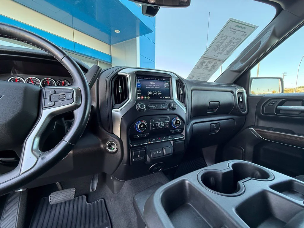 Used 2021 BLACK Chevrolet RST image 23