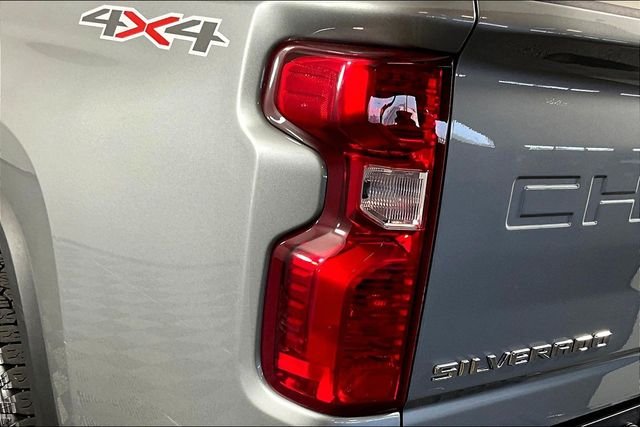 Used 2025 Gray Chevrolet Custom image 23