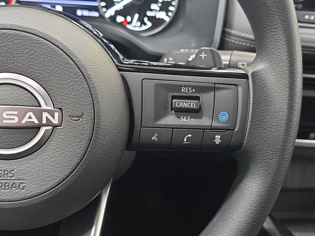Used 2023 Pearl White Tricoat Nissan SV image 17