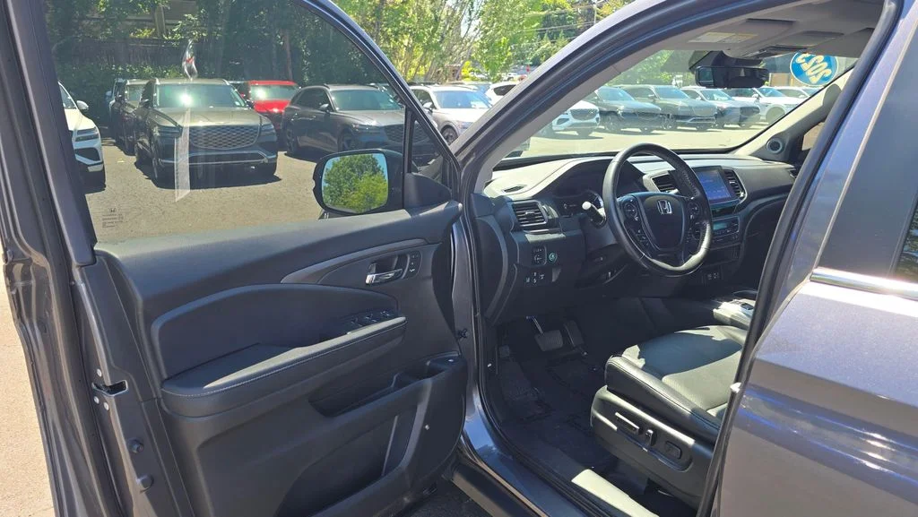 Used 2023 Gray Honda RTL image 19