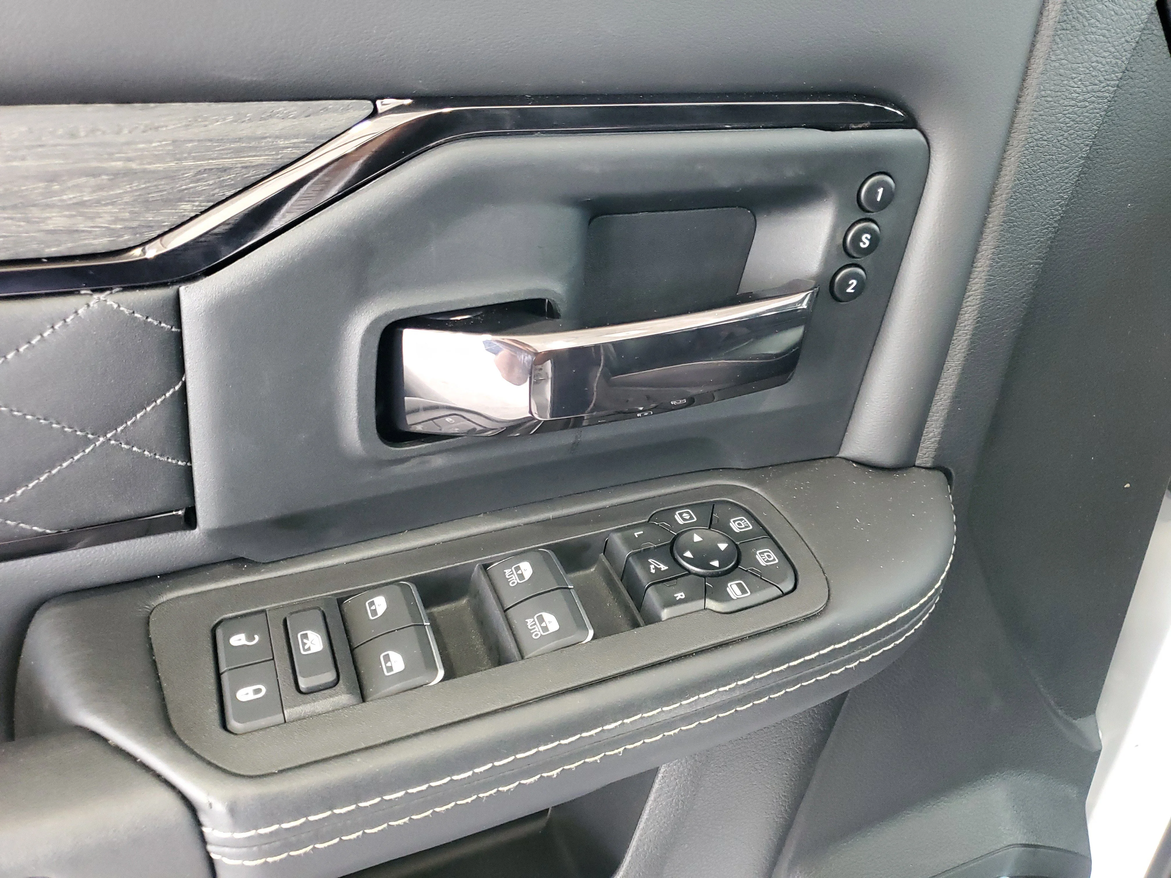 2025 RAM 2500 Limited - Photo 15