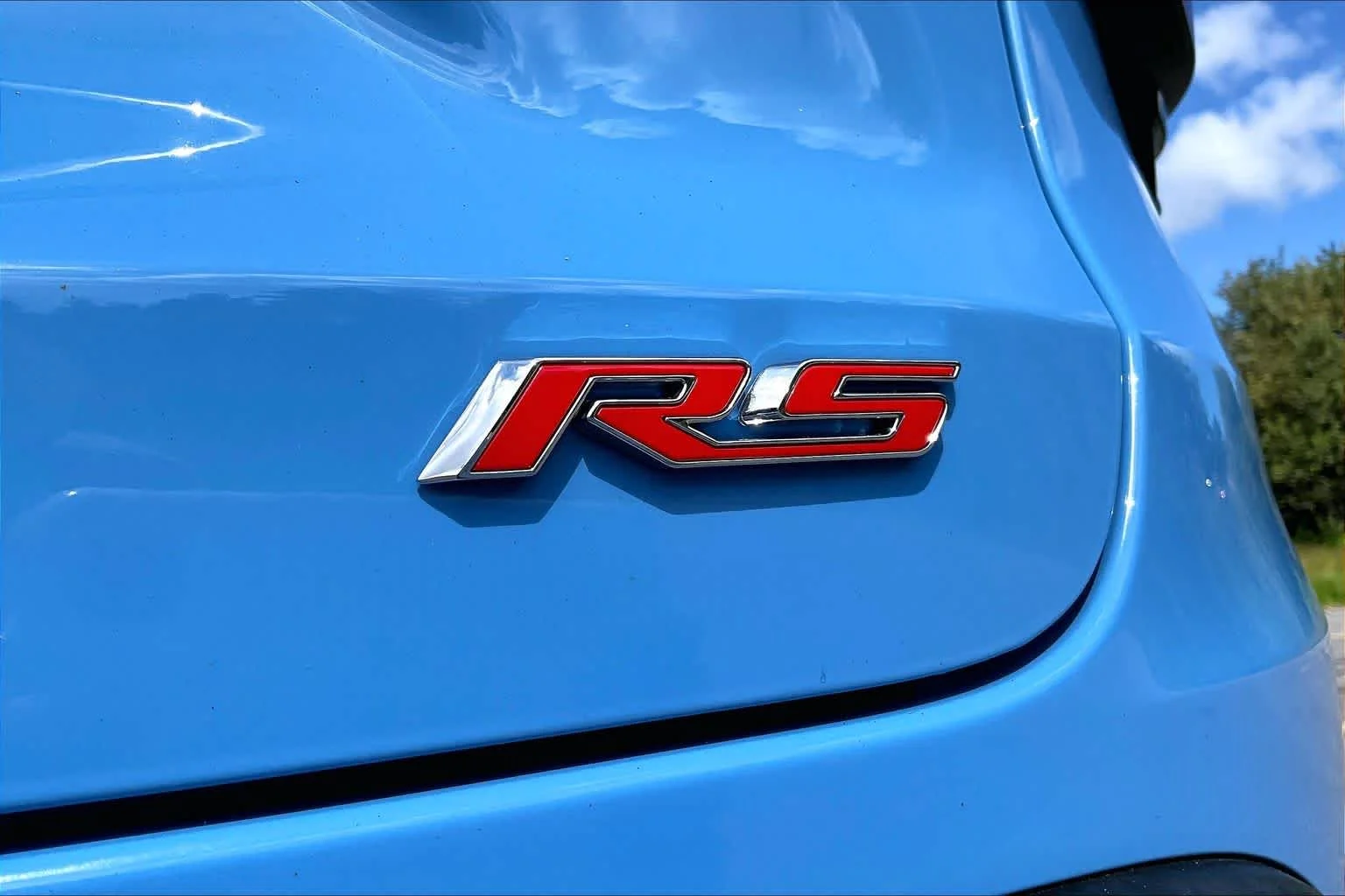 Used 2024 Fountain Blue Chevrolet 2RS image 10
