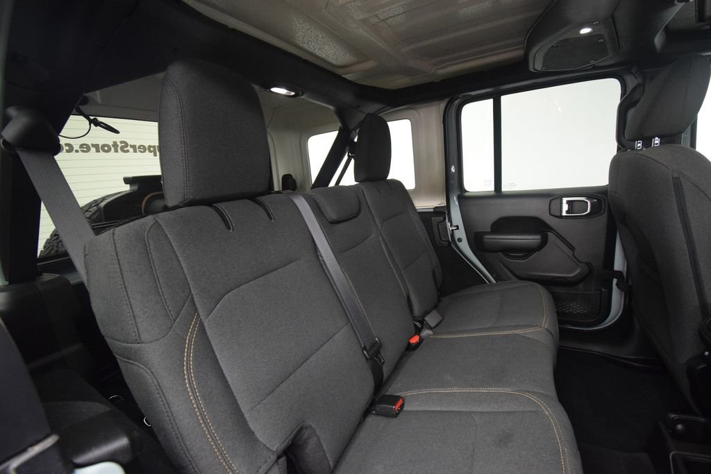 Used 2024 Earl Clearcoat Jeep Sport image 25