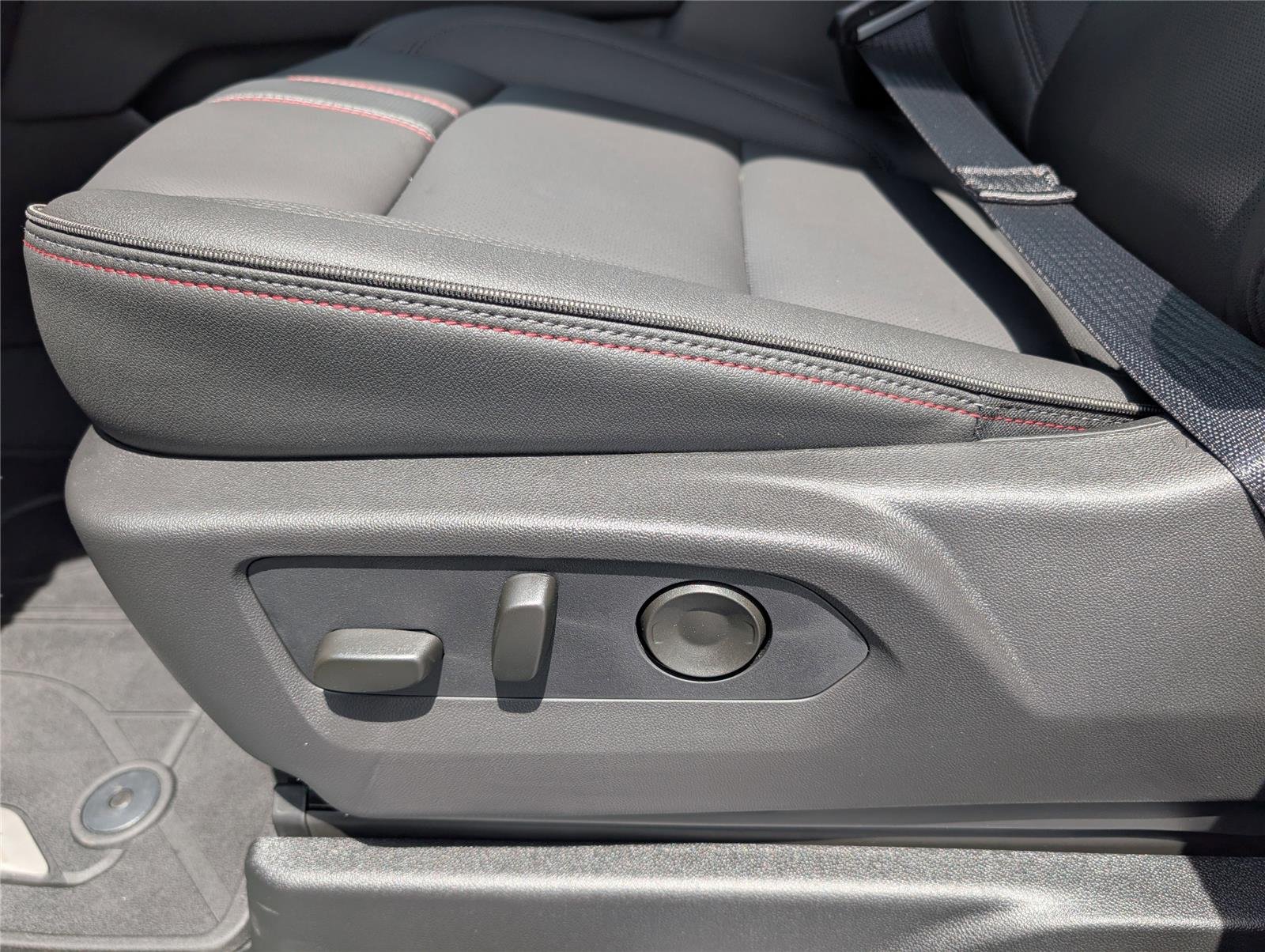 New 2026 Sterling Gray Metallic Chevrolet RST image 35