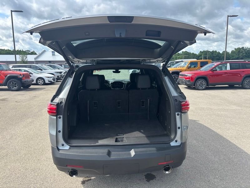 Used 2023 Gray Chevrolet RS image 9
