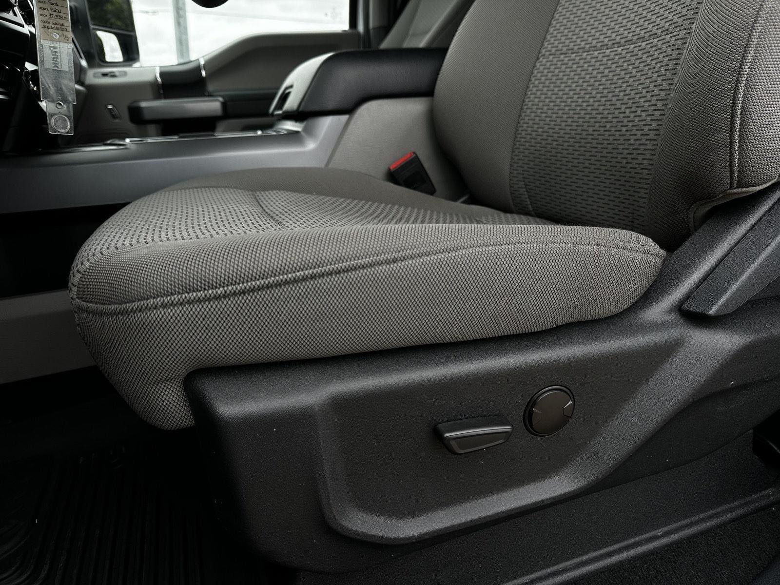 Used 2022 Oxford White Ford XLT image 12