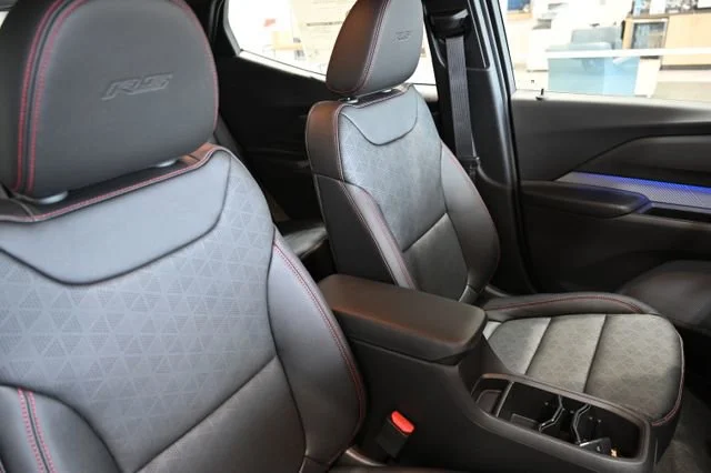 2027 Chevrolet Bolt RS - Photo 9