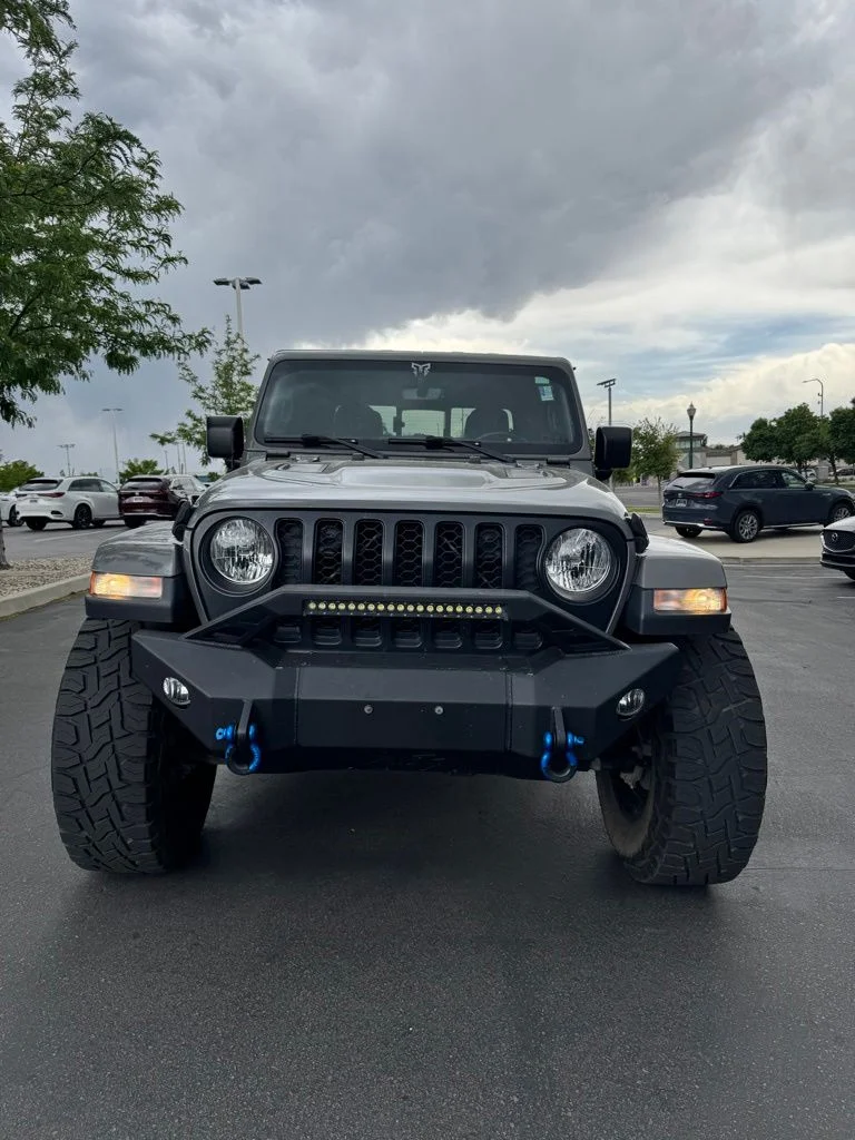 2022 Jeep Gladiator Sport S's photo