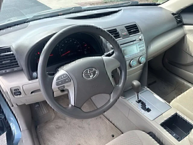 Used 2009 Green Toyota LE image 14