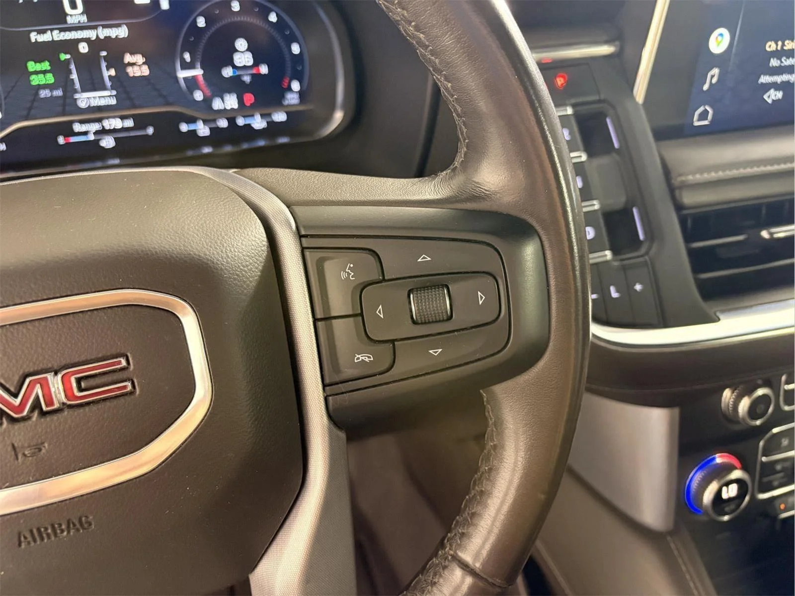 Used 2022 Summit White GMC SLE image 28
