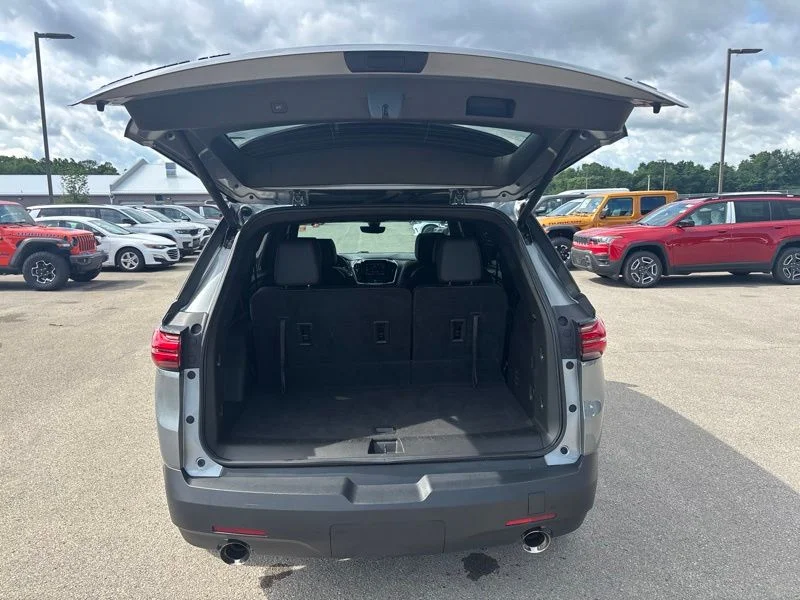 Used 2023 Gray Chevrolet RS image 9