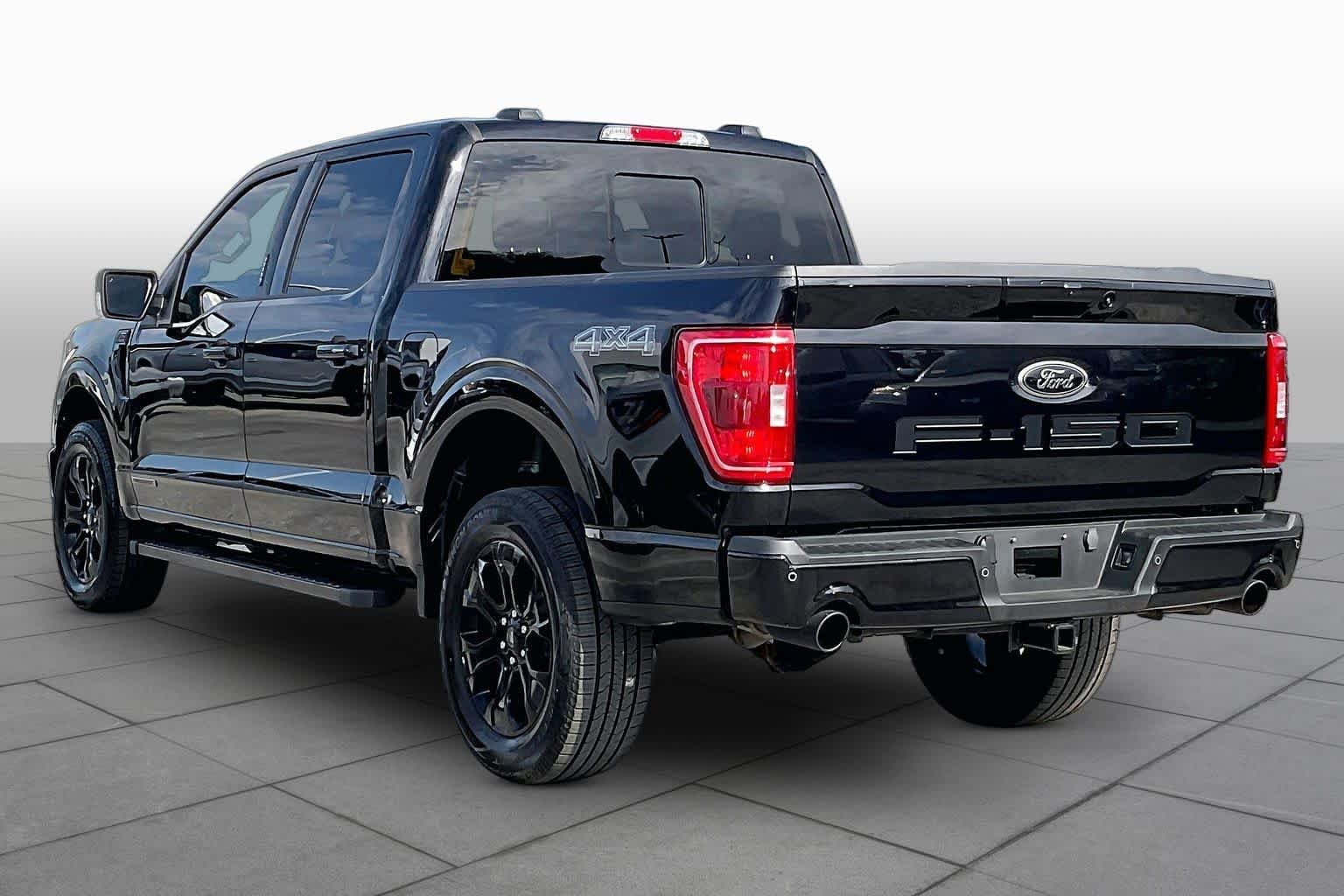 Used 2023 Agate Black Metallic Ford XLT image 12