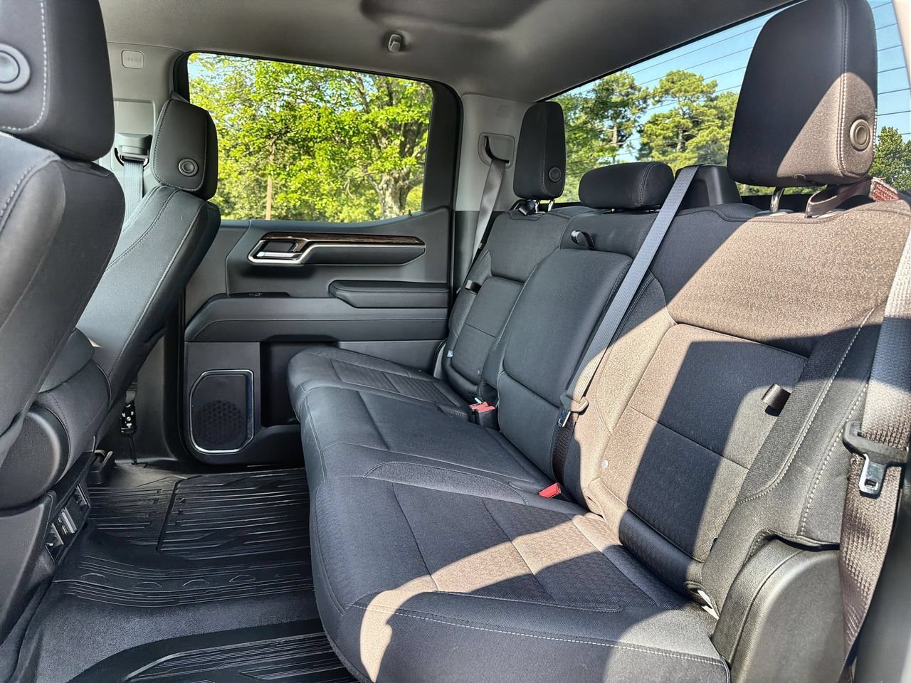 Used 2024 Summit White GMC Elevation image 20