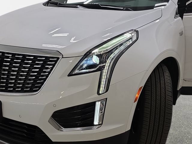 Certified Used 2024 Crystal White Tricoat Cadillac Premium Luxury image 28