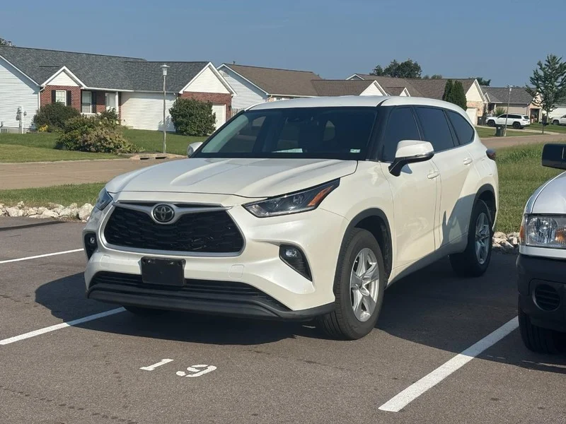 Used 2021 Blizzard Pearl Toyota LE image 1