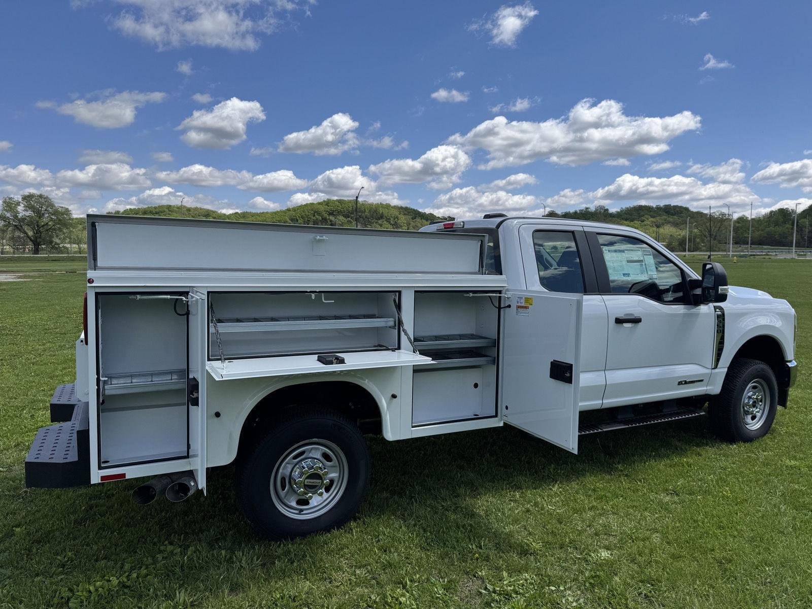 New 2026 Oxford White Ford F-350® XL image 7