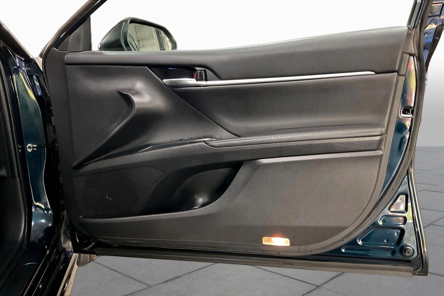 Used 2020 Galactic Aqua Mica Toyota XSE image 22