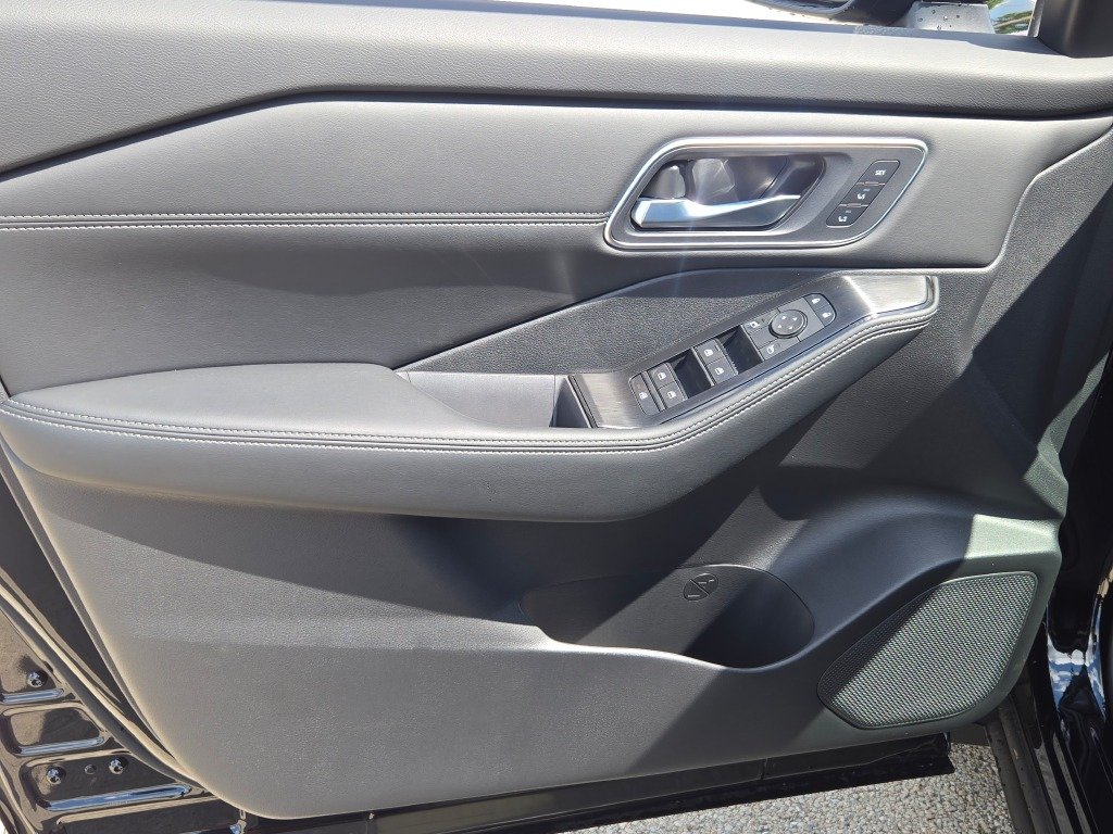 New 2026 Super Black Nissan Platinum image 29